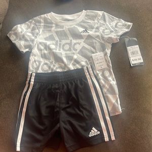 Adidas’s 2 piece outfit set 2t boys